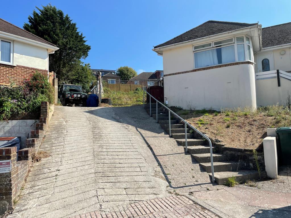 Lot: 83 - FREEHOLD LAND WITH POTENTIAL -